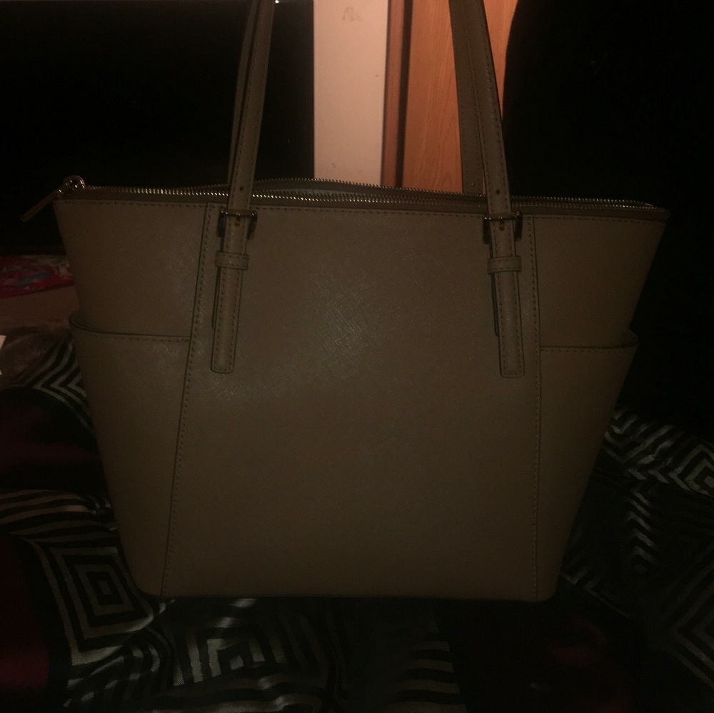 Brand New Micheal kors purse - Picture 3 of 3
